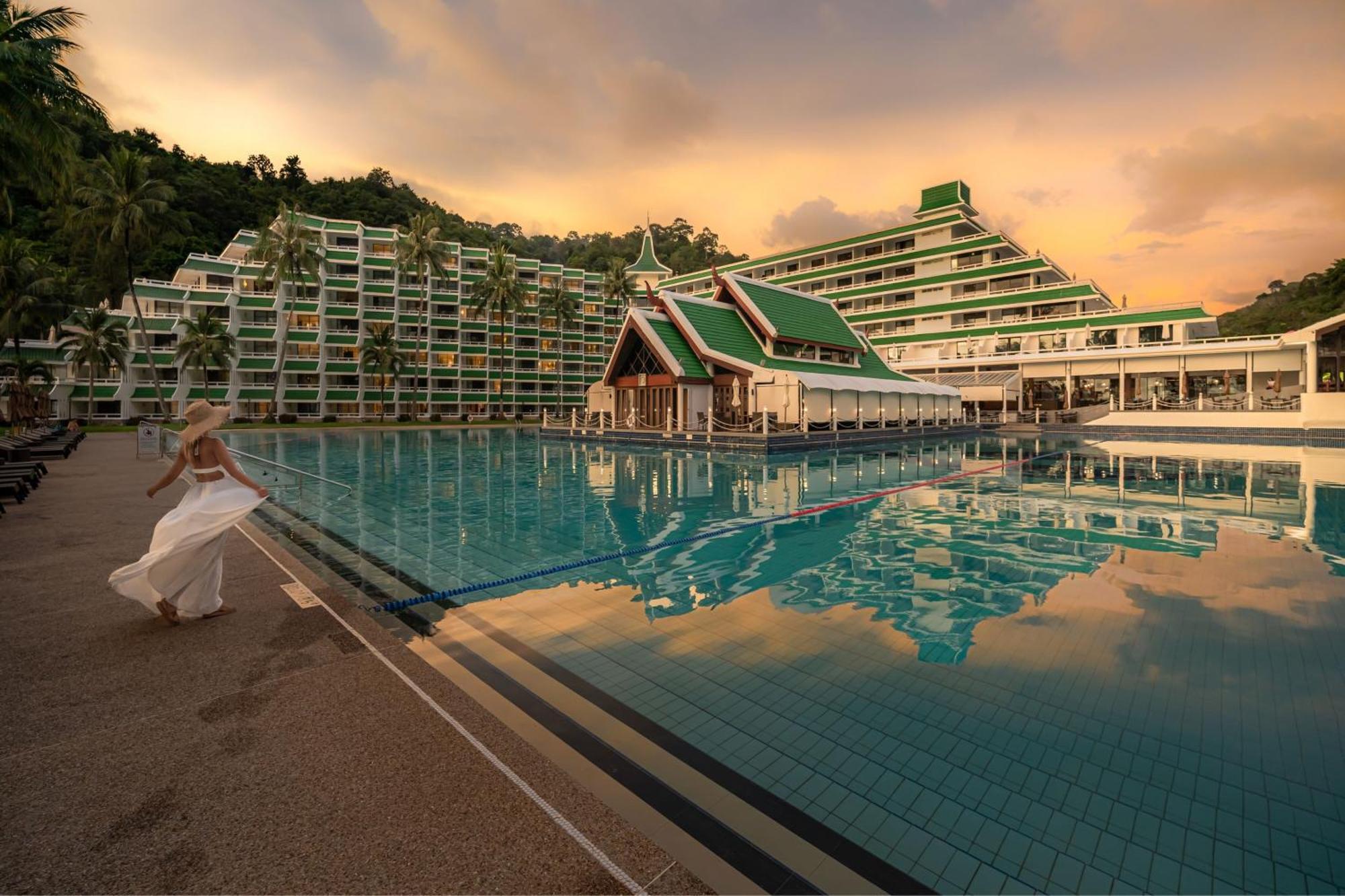 Le Meridien Phuket Beach Resort - Карон Экстерьер фото